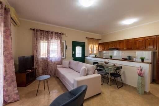 Sofis Private House With Big Garden Appartement Alykes Potamou Buitenkant foto